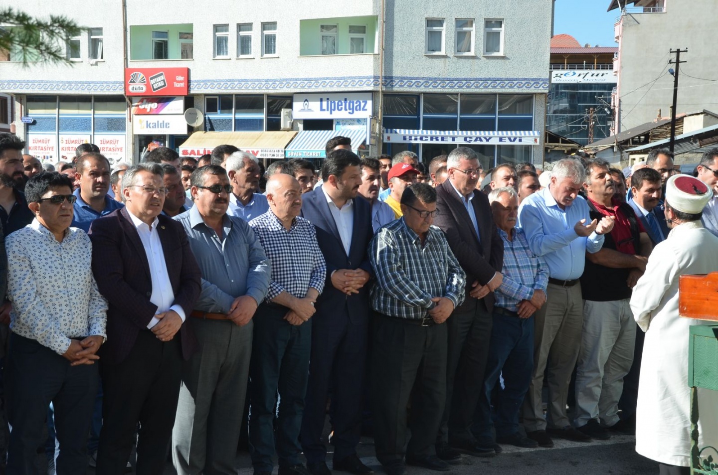 Yılmaz son yolculuğuna uğurlandı 15