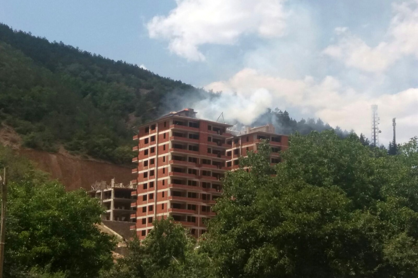 Gümüşhane’de çatı yangını 4