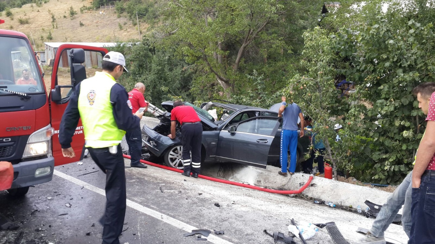 Gümüşhane’de trafik kazası: 1 ölü, 4 yaralı 9