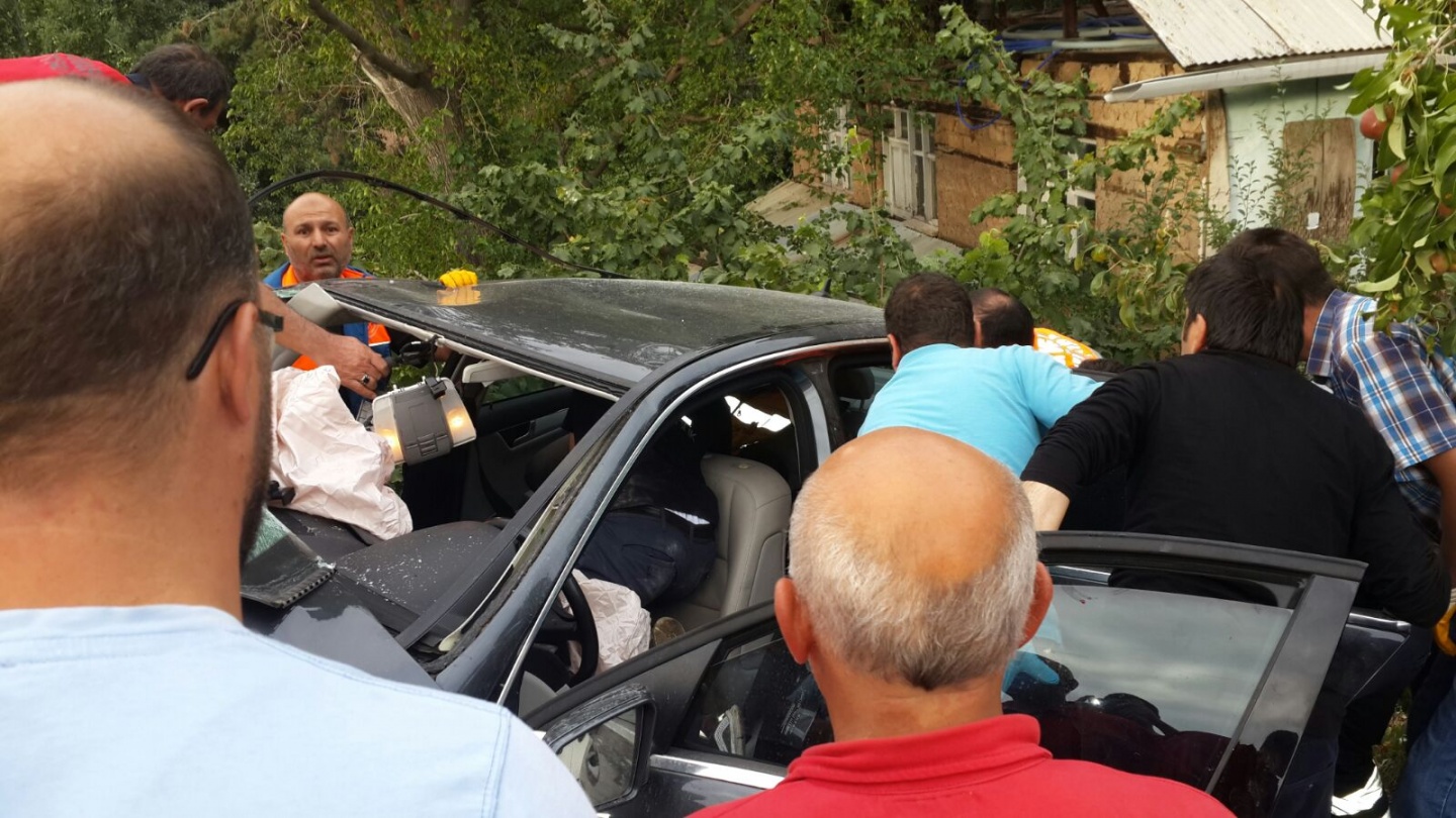 Gümüşhane’de trafik kazası: 1 ölü, 4 yaralı 13