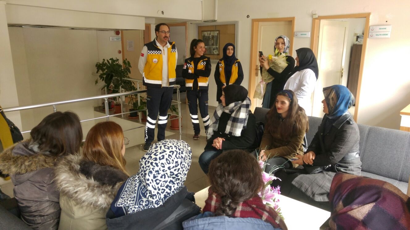 KYK öğrencileri 112 çalışanlarını unutmadı 6