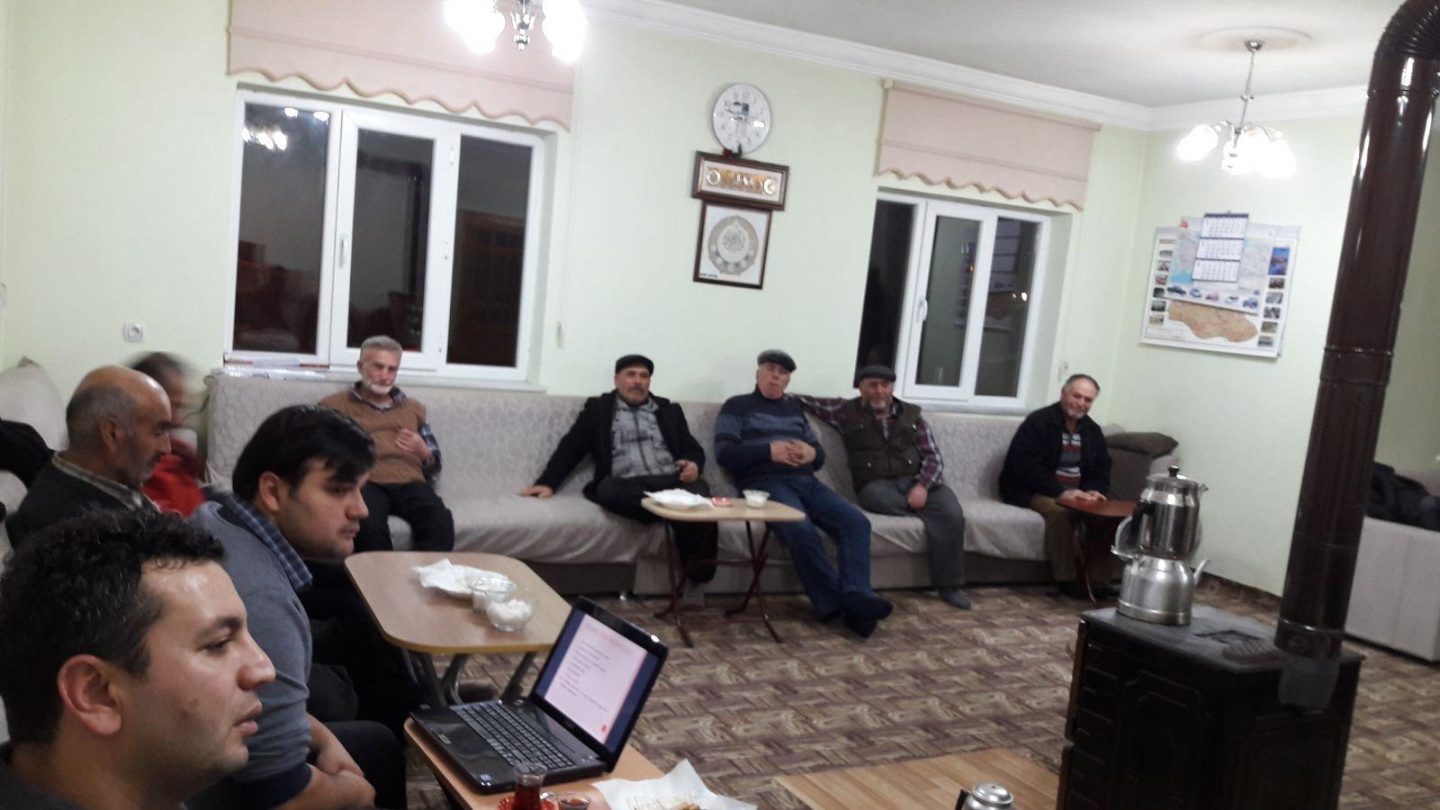 Çiftçilere gece eğitimleri devam ediyor 24