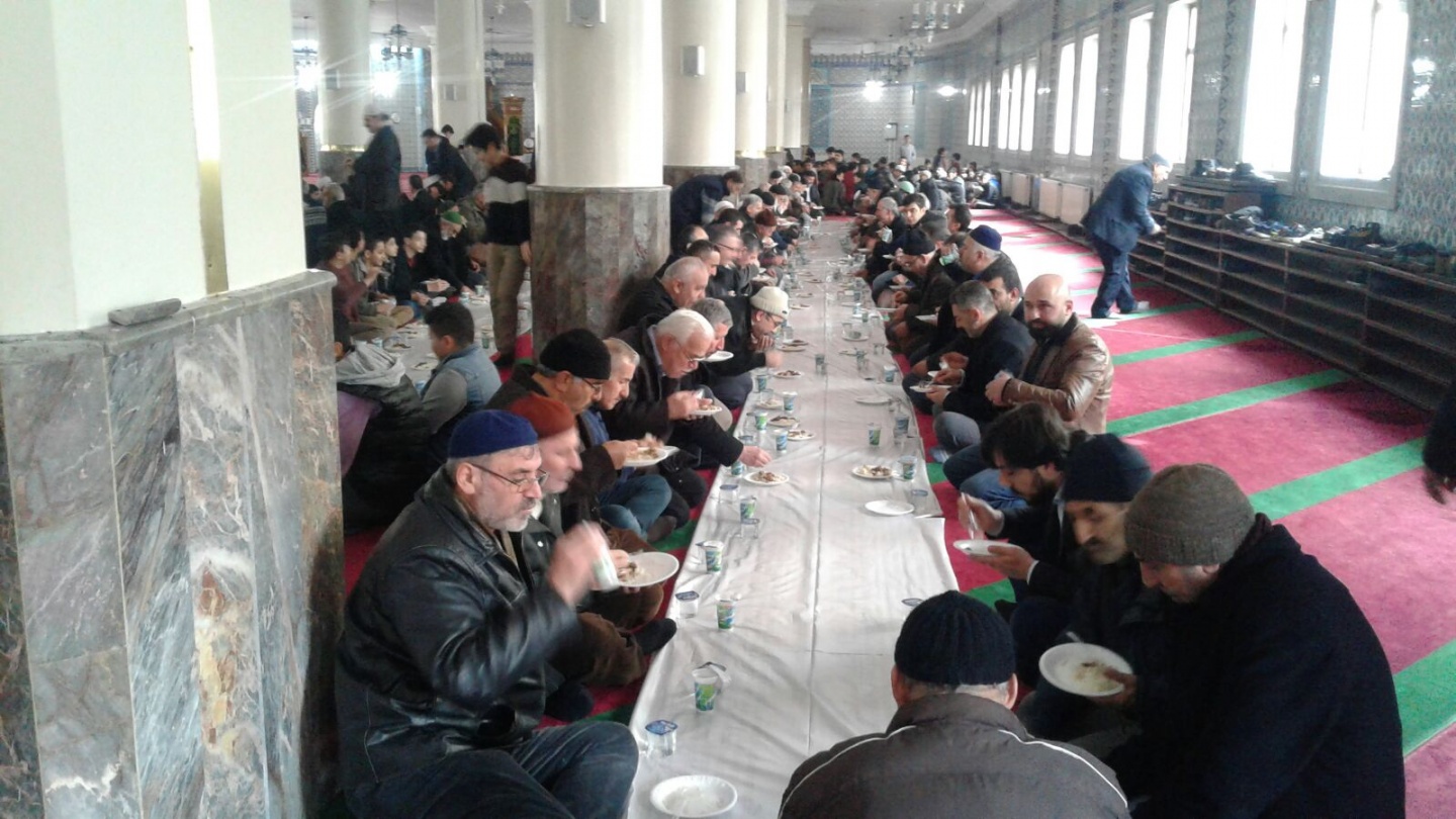 Sultanbeyli’de şehitler rahmetle yad edildi 37