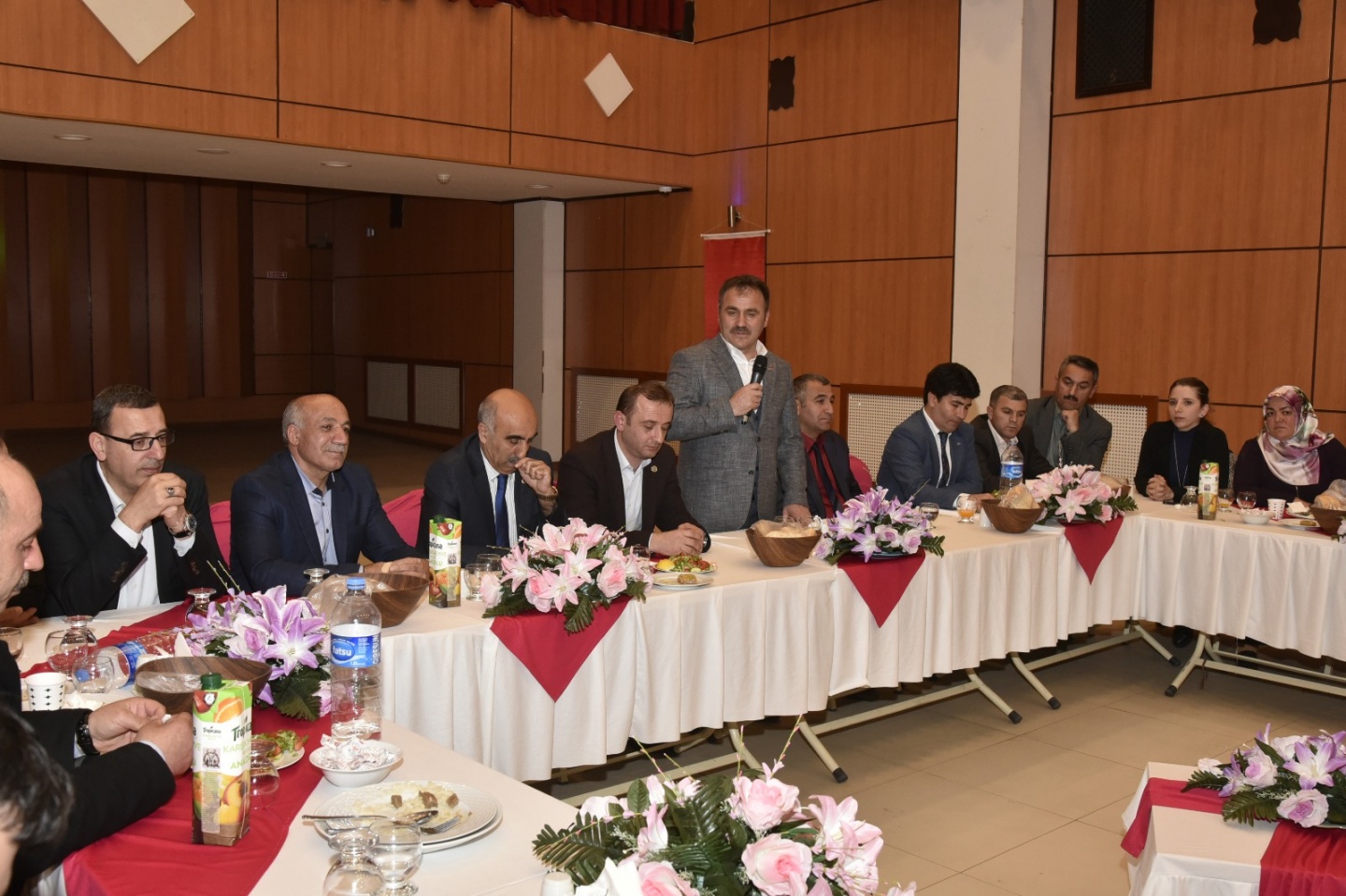 Sosyal hizmet çalışanları yemekte buluştu 4