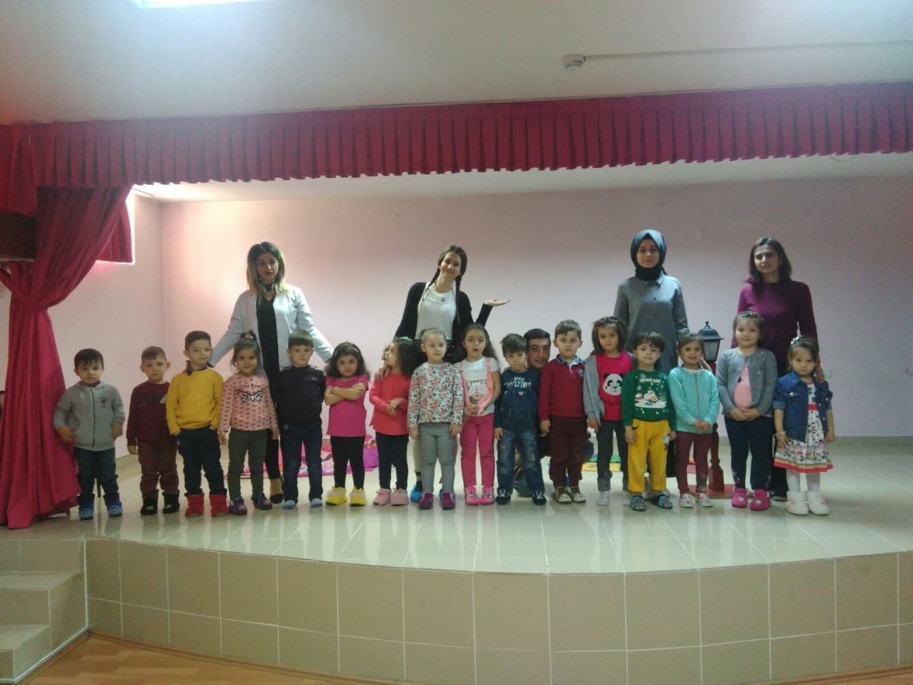 Torul’da ki tüm öğrenciler tiyatro izleyecek 6