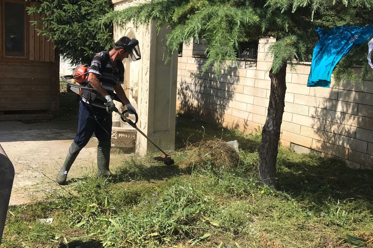 Gümüşhane’de mezarlıklar temizlendi 1