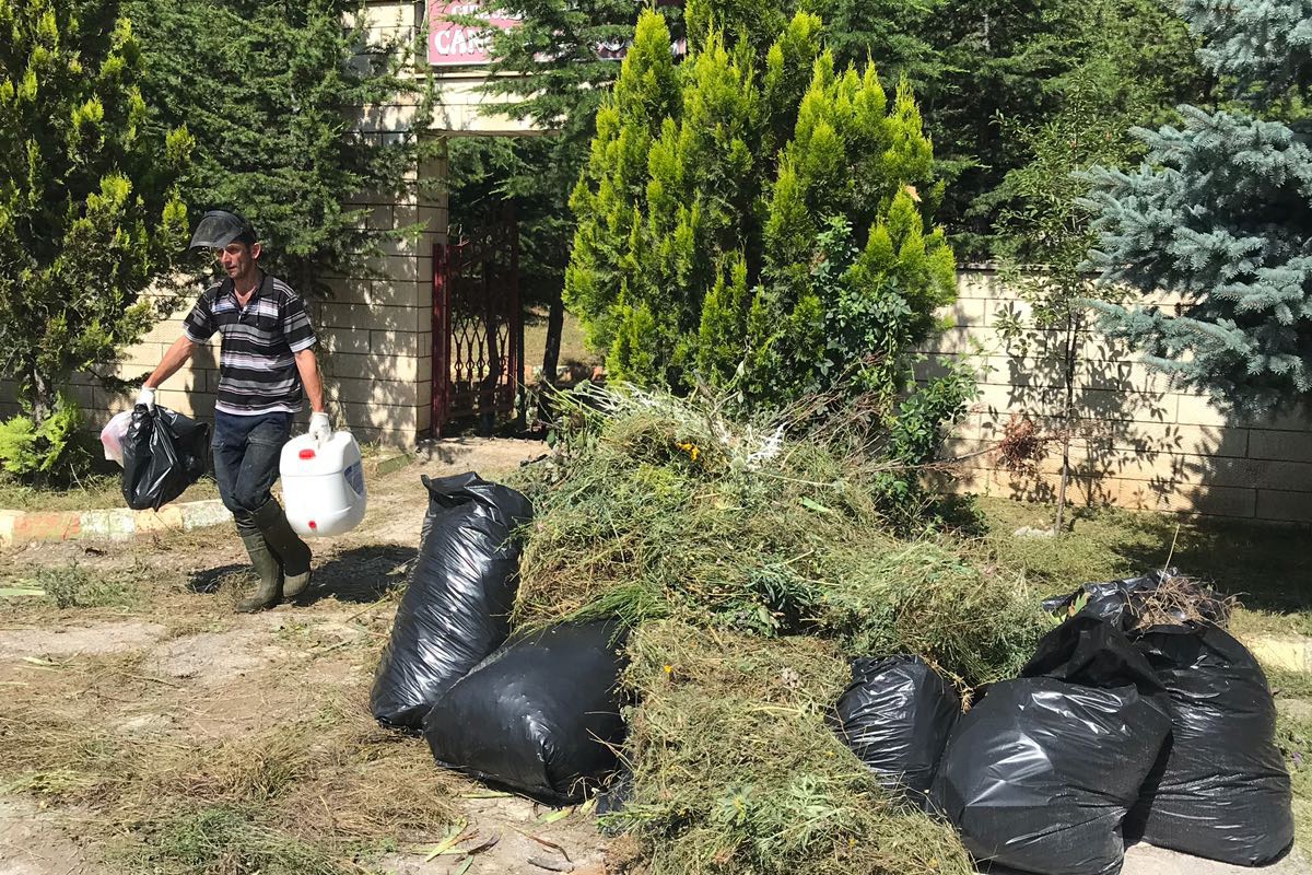 Gümüşhane’de mezarlıklar temizlendi 2