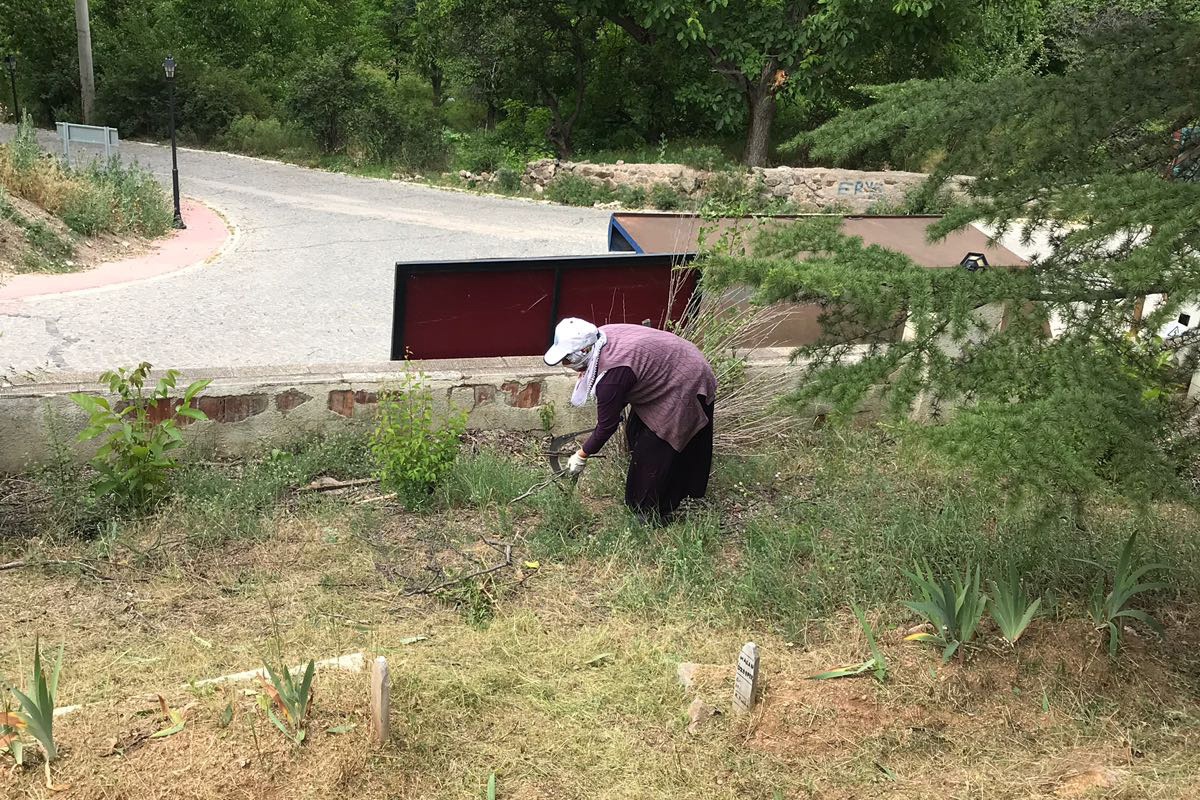 Gümüşhane’de mezarlıklar temizlendi 5