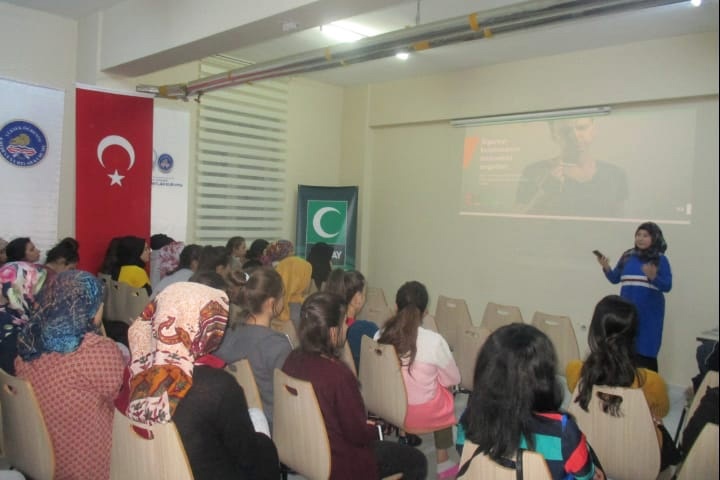 KYK öğrencilerine bağımlılıkla mücadele semineri verildi 1