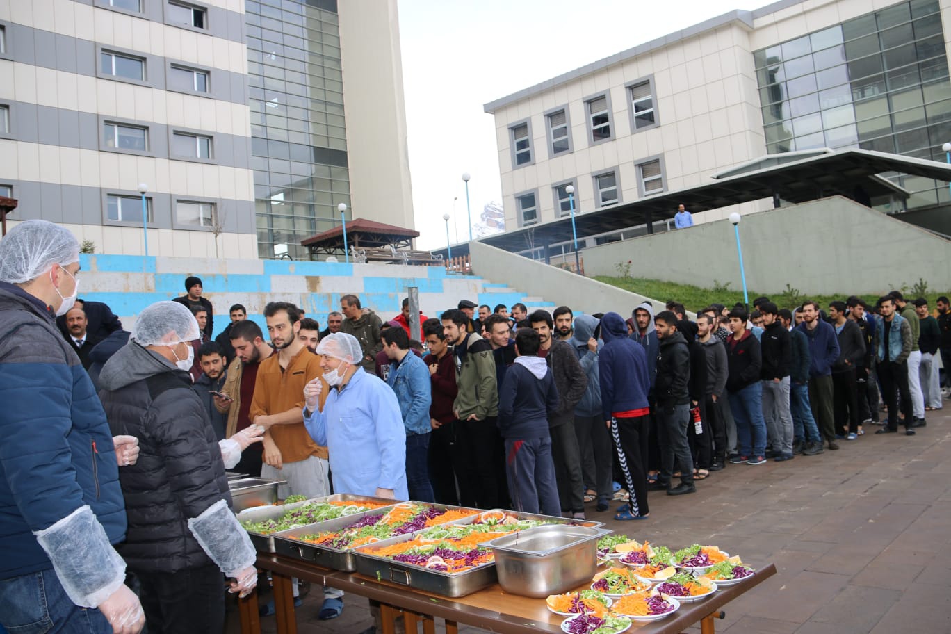 Gümüşhane KYK’da geleneksel hamsi şenliği yapıldı 5