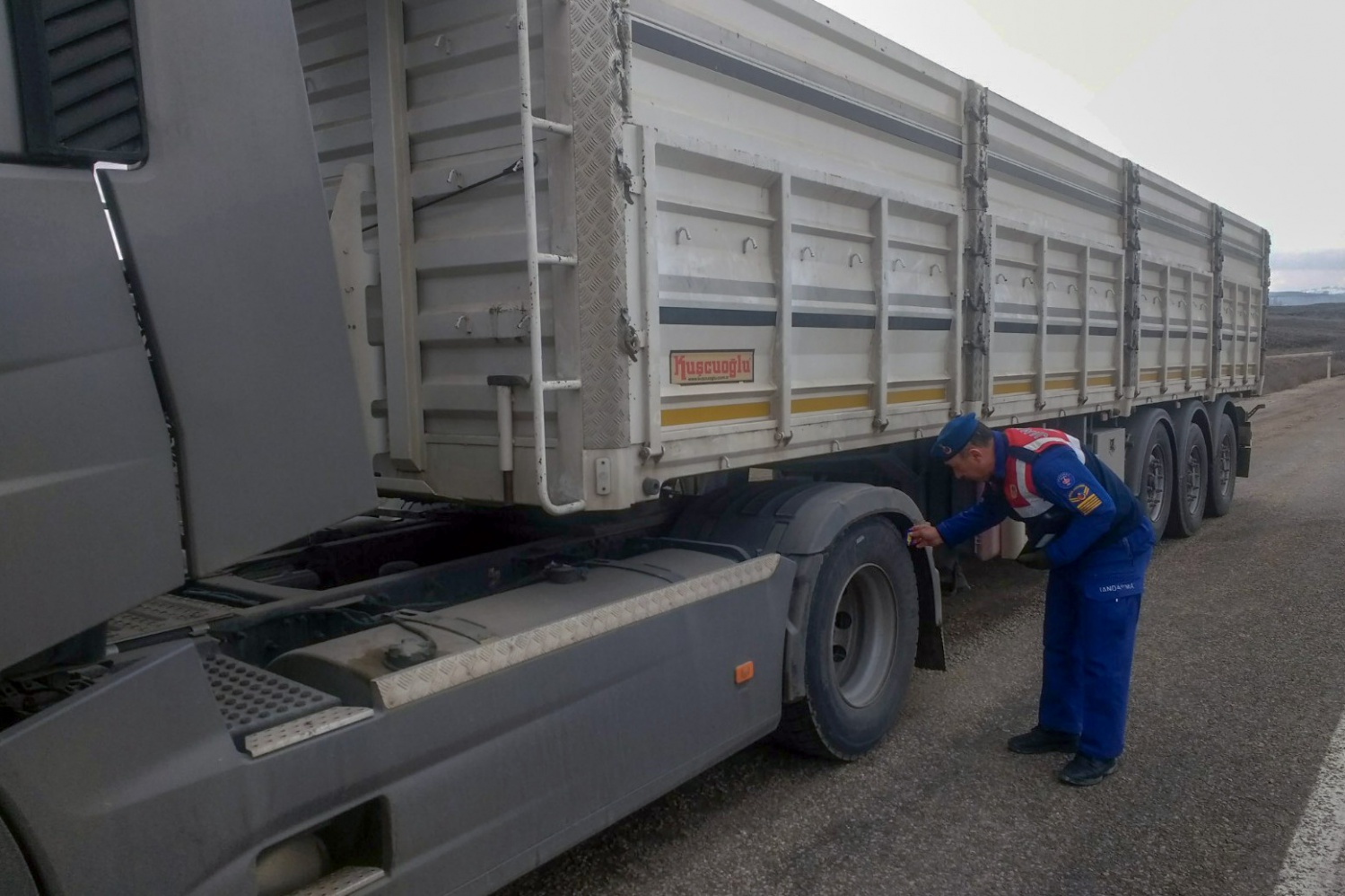 Gümüşhane Jandarma’dan kış lastiği denetimi 1