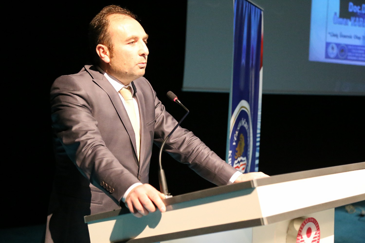 Ömer Karaoğlu KYK’lı öğrencilerle buluştu 6