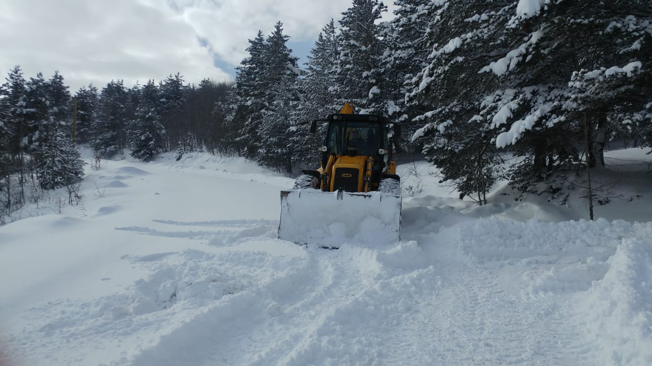 Gümüşhane’de kapanan köy yollarının yüzde 73’ü 12 saatte açıldı 8