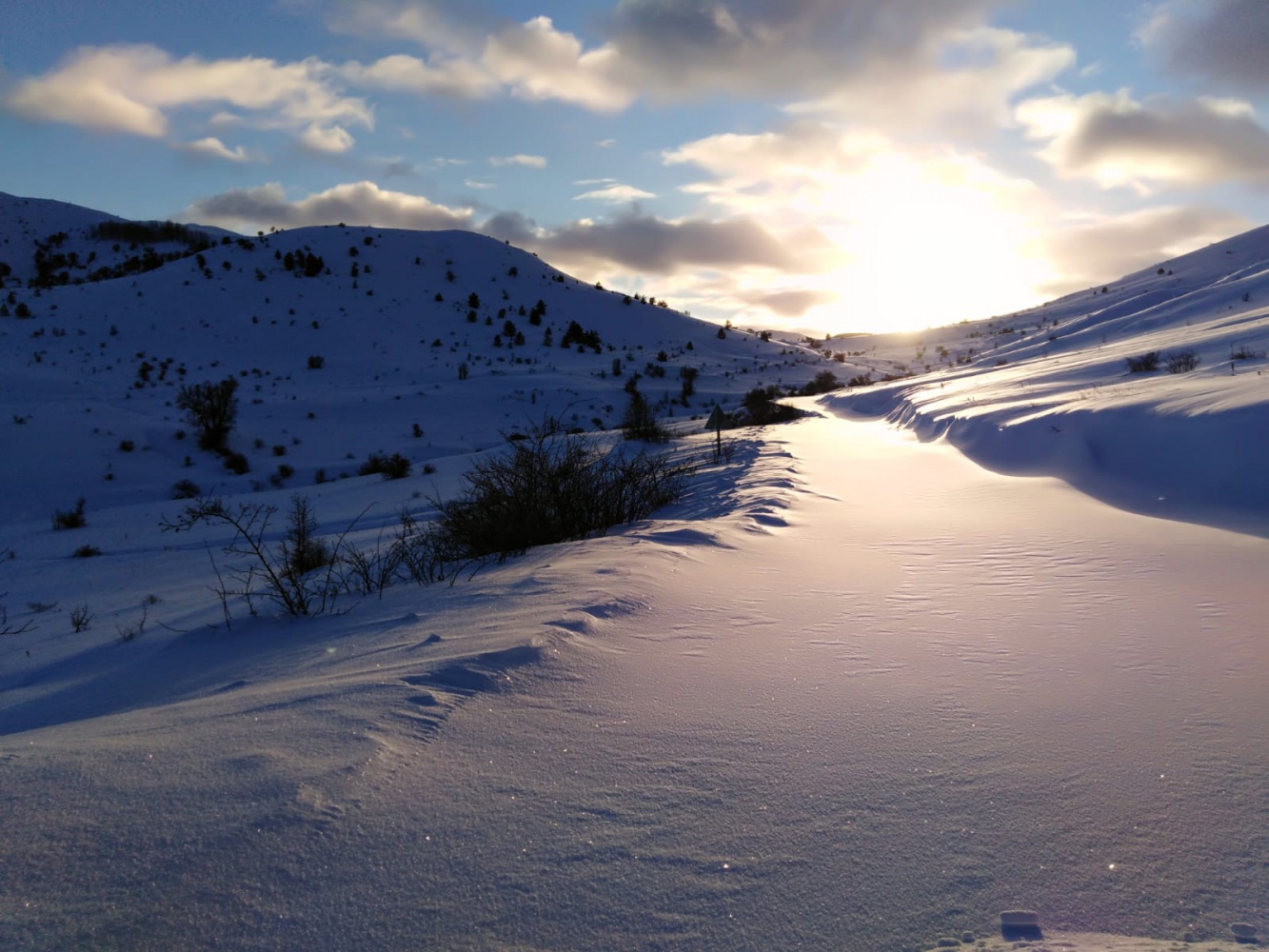 Gümüşhane’de kapanan köy yollarının yüzde 73’ü 12 saatte açıldı 9