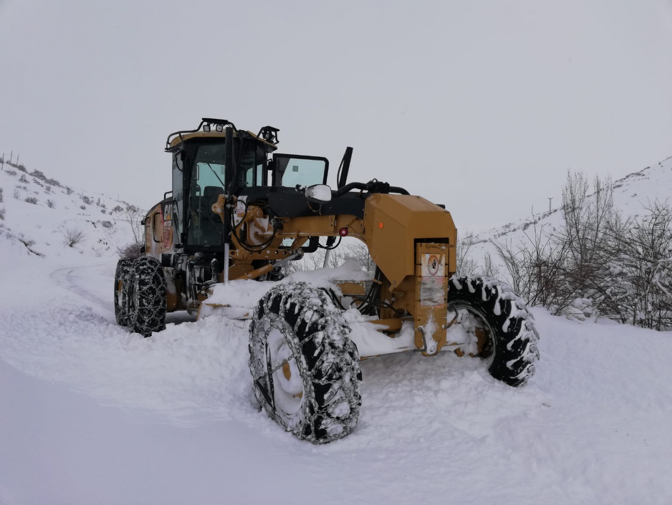 Gümüşhane’de kapanan köy yollarının yüzde 73’ü 12 saatte açıldı 15