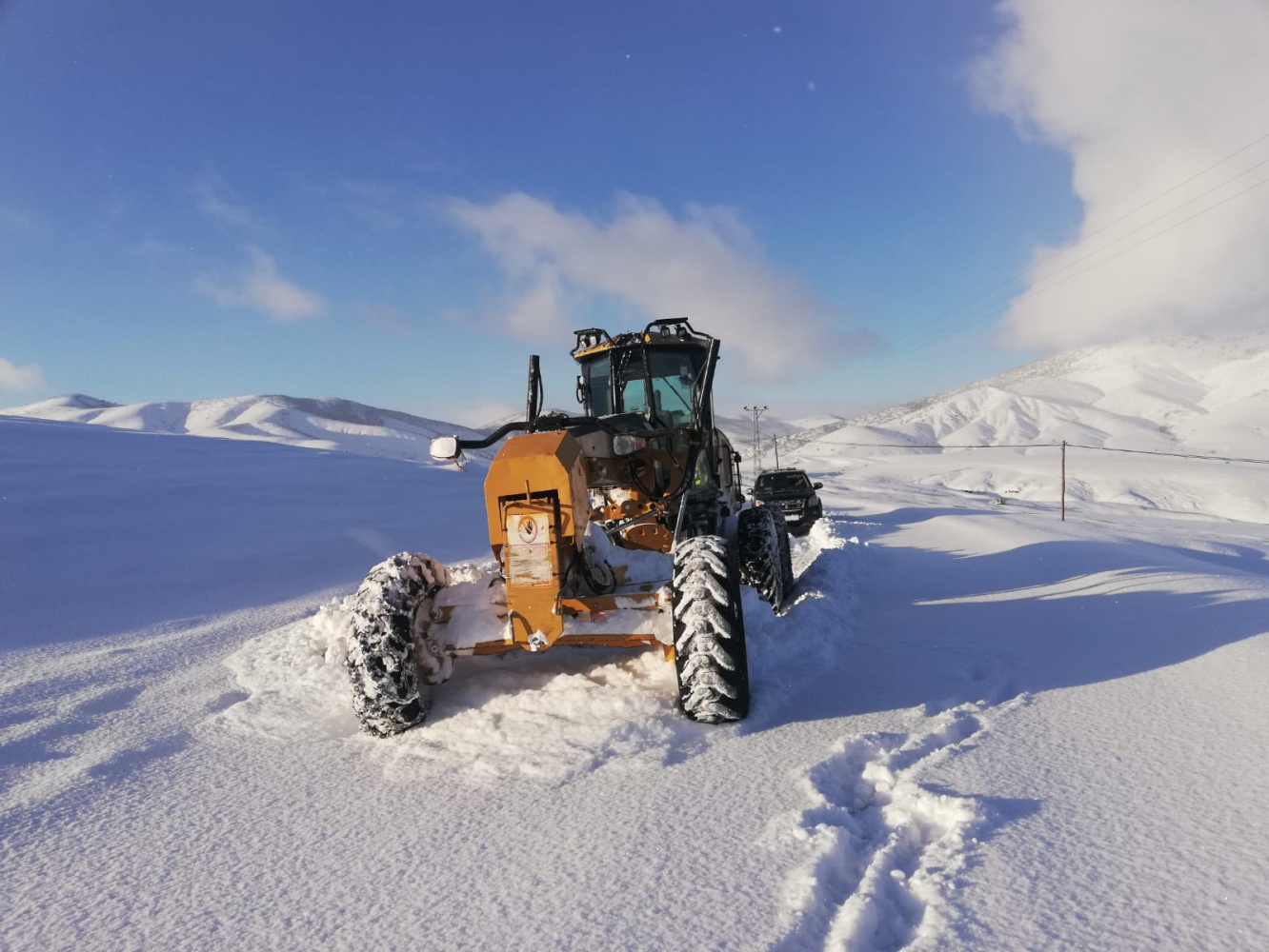Gümüşhane’de kapanan köy yollarının yüzde 73’ü 12 saatte açıldı 14