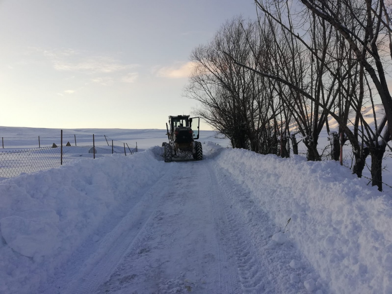 Gümüşhane’de kapanan köy yollarının yüzde 73’ü 12 saatte açıldı 17