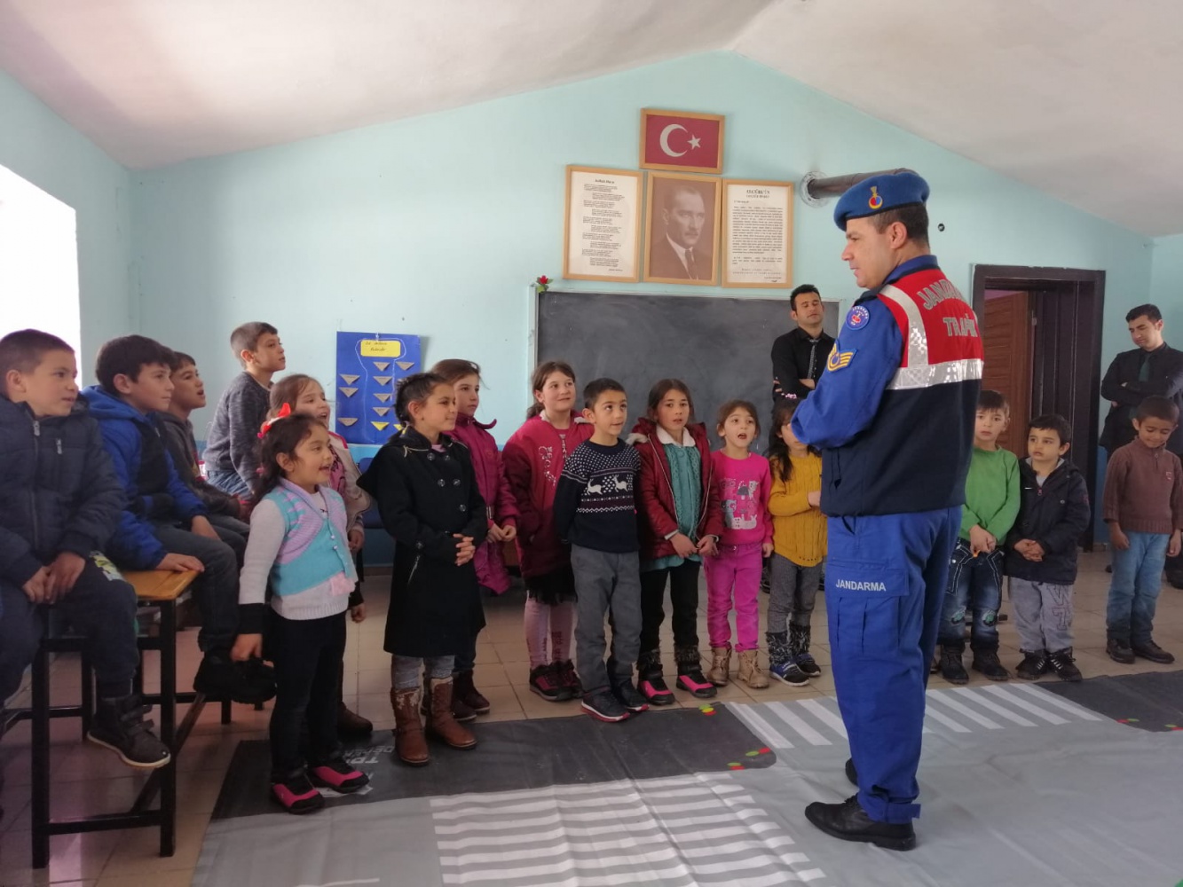 Jandarma trafik dedektiflerini bilgilendiriyor 2