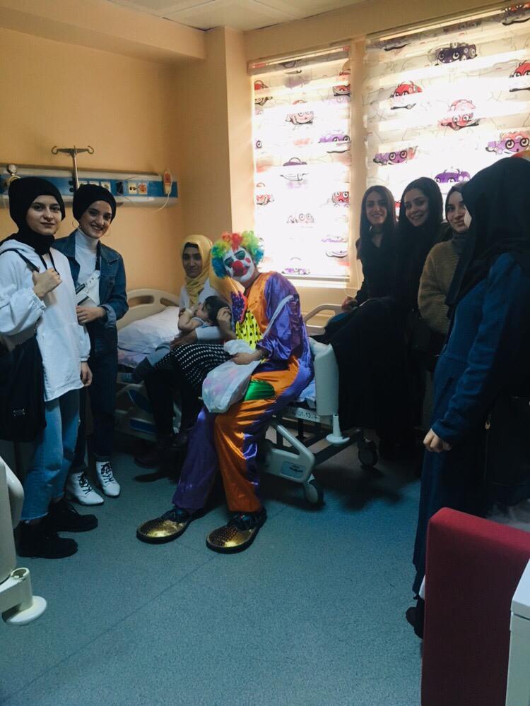 KYK’lı öğrencilerden anlamlı ziyaret 4