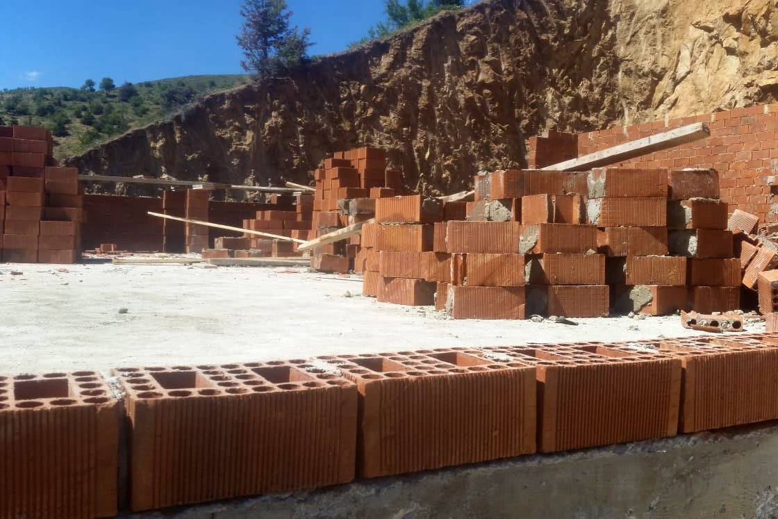 Gümüşhane Belediyesi kaçak yapıyı yıktı 7