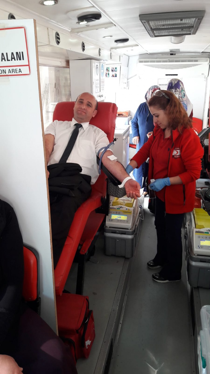 Öğretmen ve veliler kan verdi 1