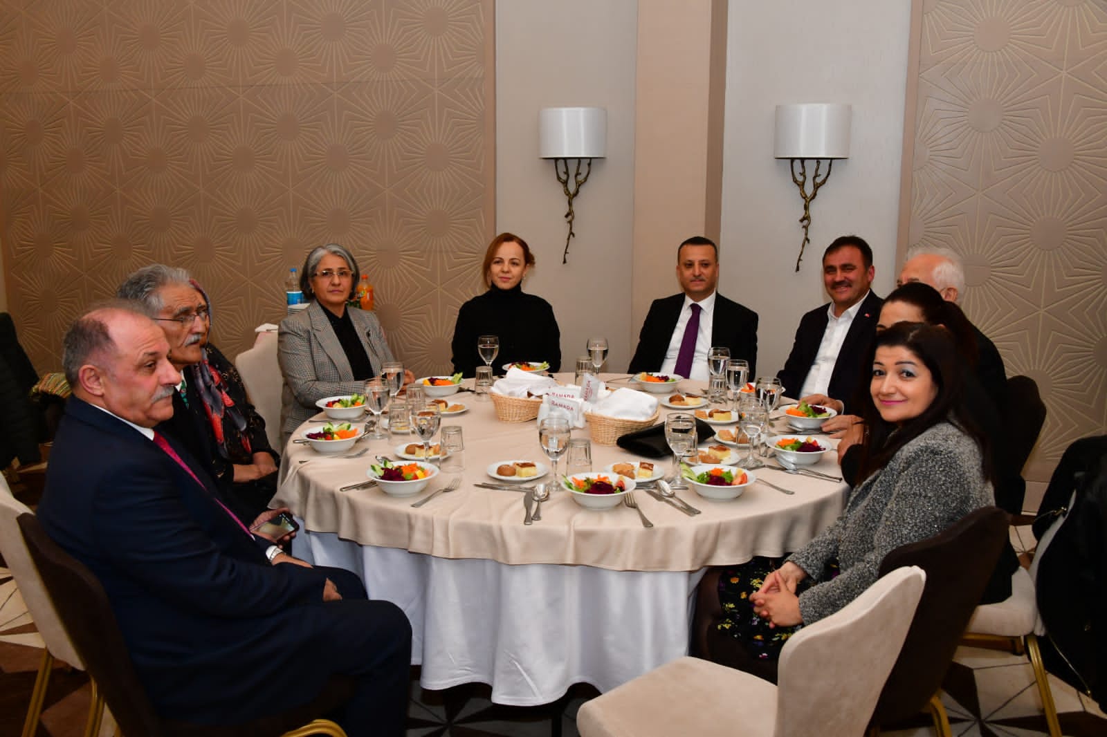 Kıdemli emekli öğretmenler onuruna vuslat yemeği 2