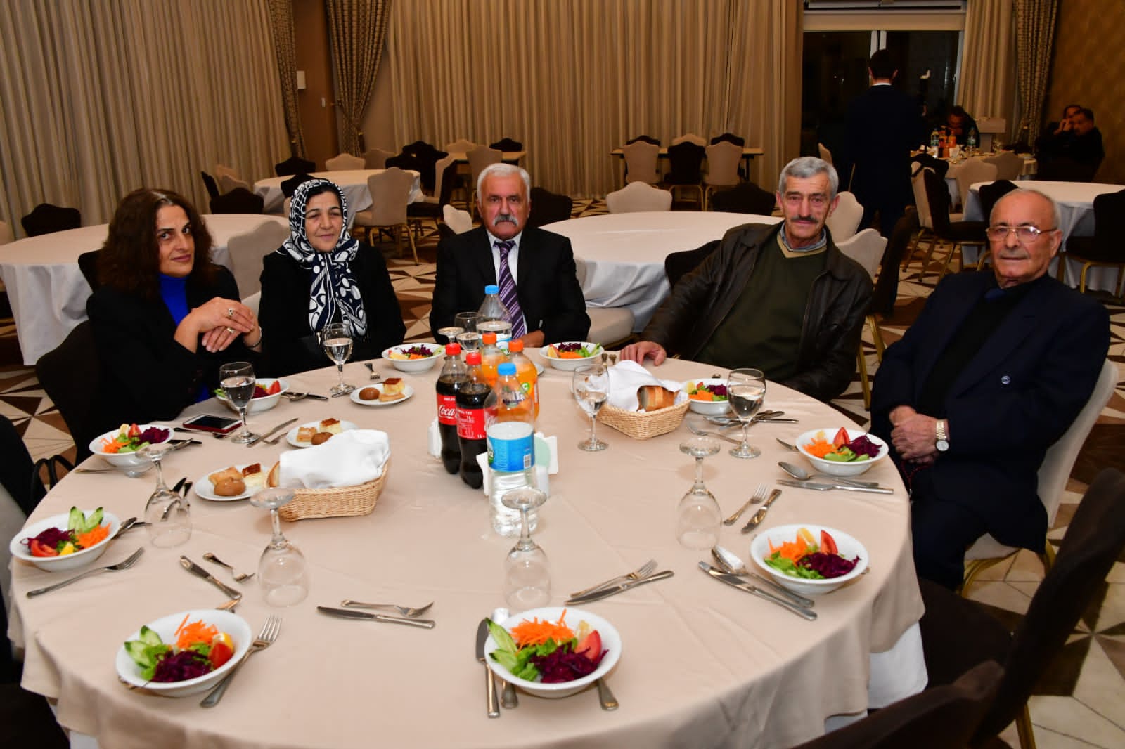 Kıdemli emekli öğretmenler onuruna vuslat yemeği 3