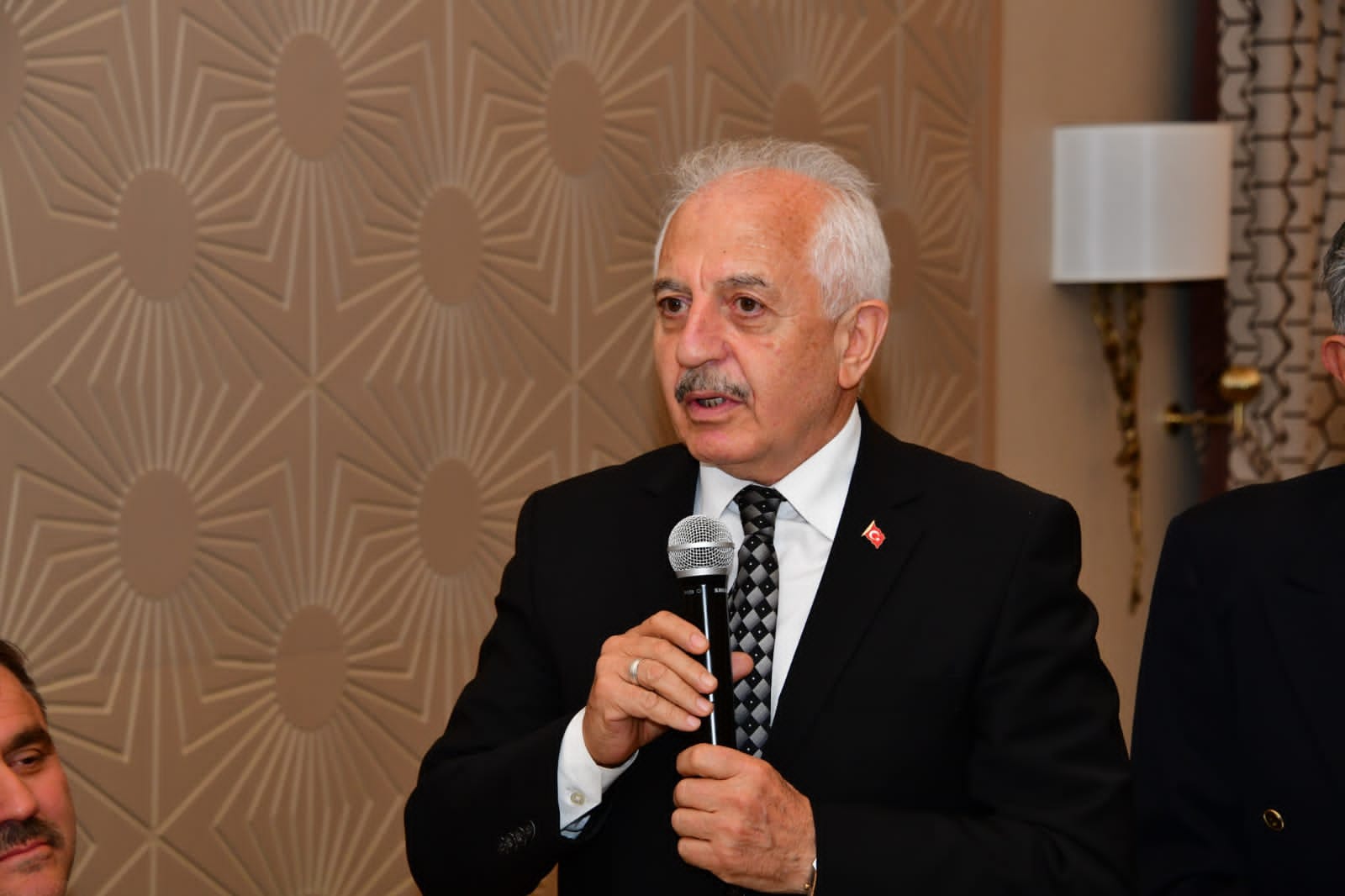 Kıdemli emekli öğretmenler onuruna vuslat yemeği 12