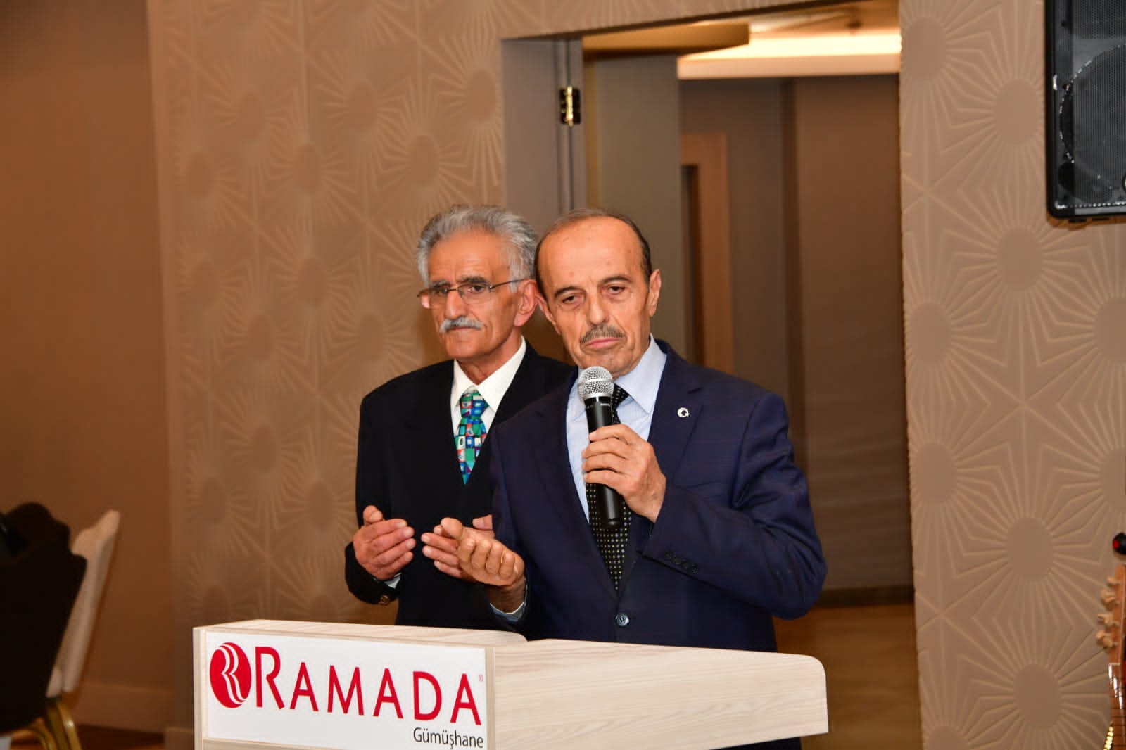 Kıdemli emekli öğretmenler onuruna vuslat yemeği 11