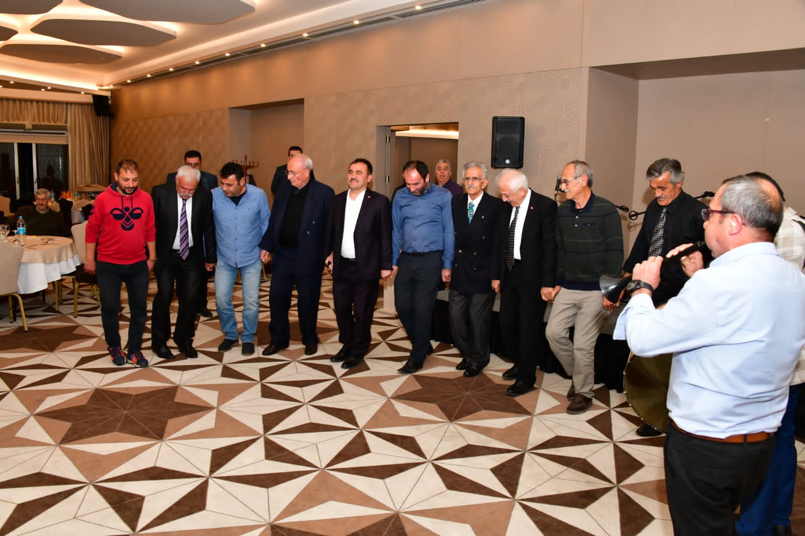 Kıdemli emekli öğretmenler onuruna vuslat yemeği 9