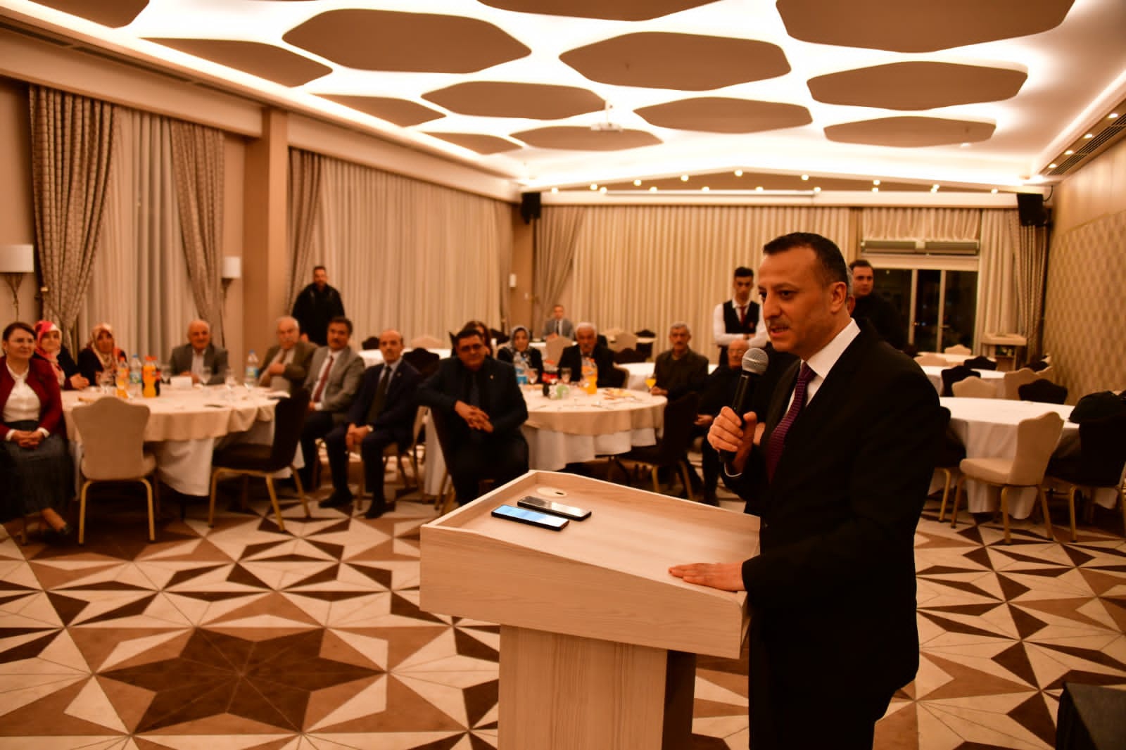 Kıdemli emekli öğretmenler onuruna vuslat yemeği 10