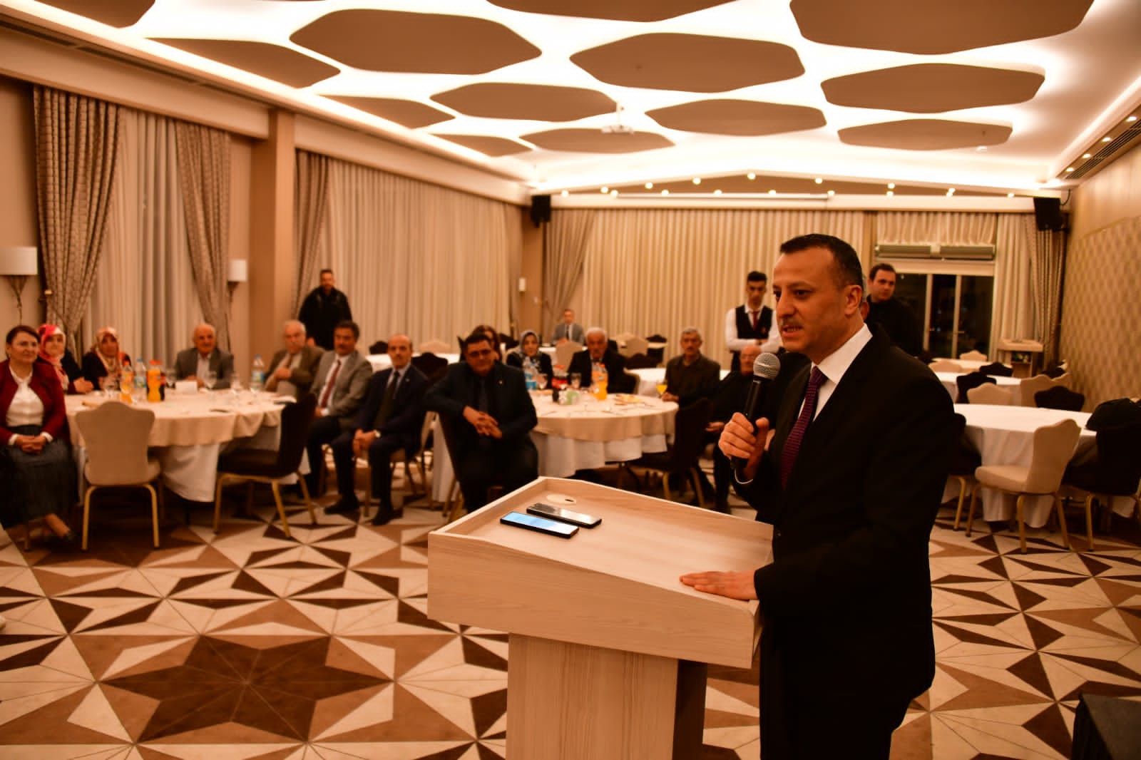 Kıdemli emekli öğretmenler onuruna vuslat yemeği 43