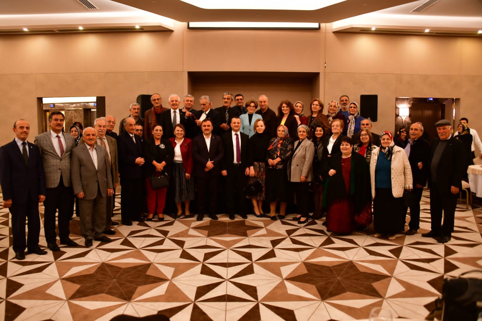 Kıdemli emekli öğretmenler onuruna vuslat yemeği 34