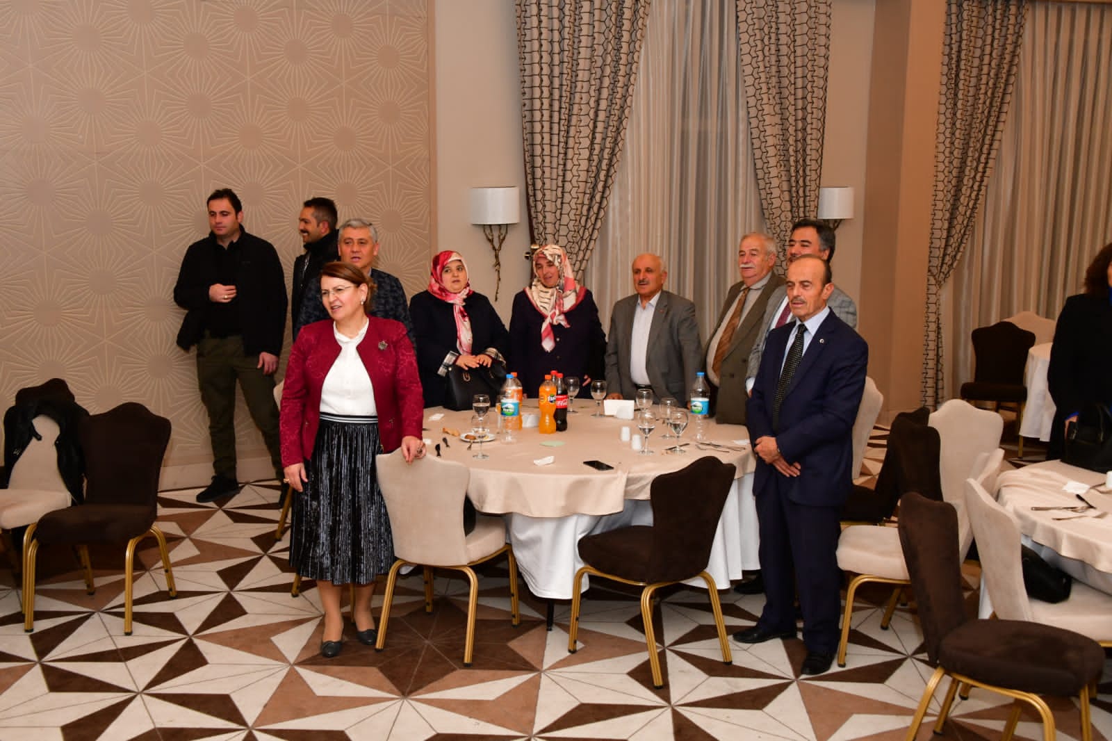 Kıdemli emekli öğretmenler onuruna vuslat yemeği 21