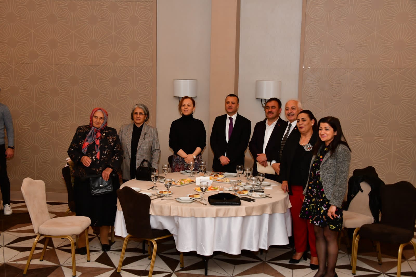 Kıdemli emekli öğretmenler onuruna vuslat yemeği 36