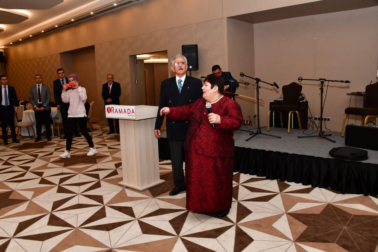 Kıdemli emekli öğretmenler onuruna vuslat yemeği 39