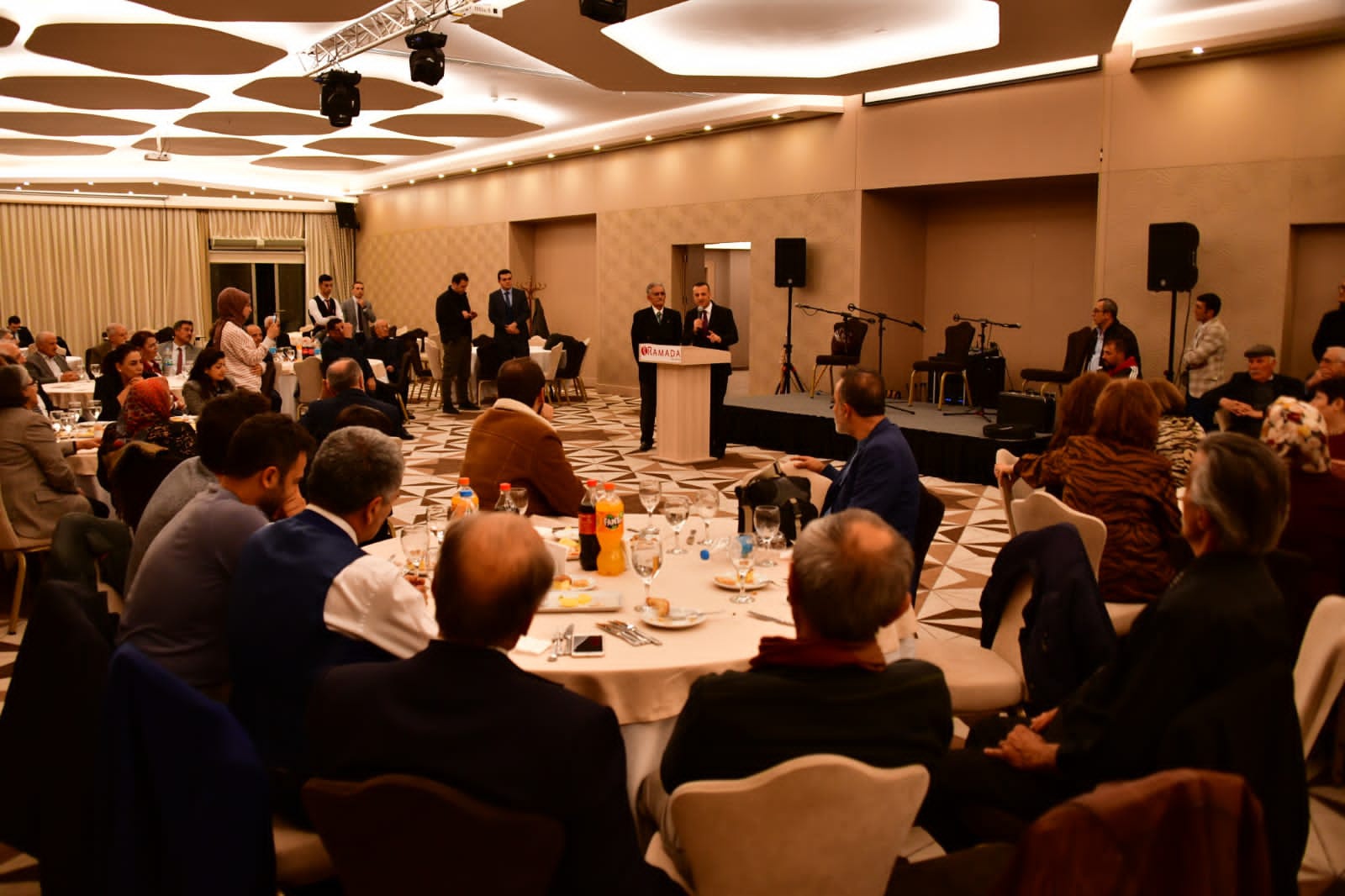 Kıdemli emekli öğretmenler onuruna vuslat yemeği 23