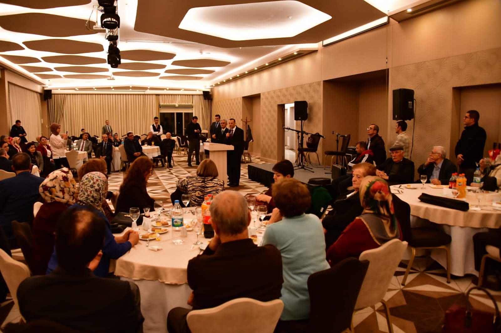 Kıdemli emekli öğretmenler onuruna vuslat yemeği 22