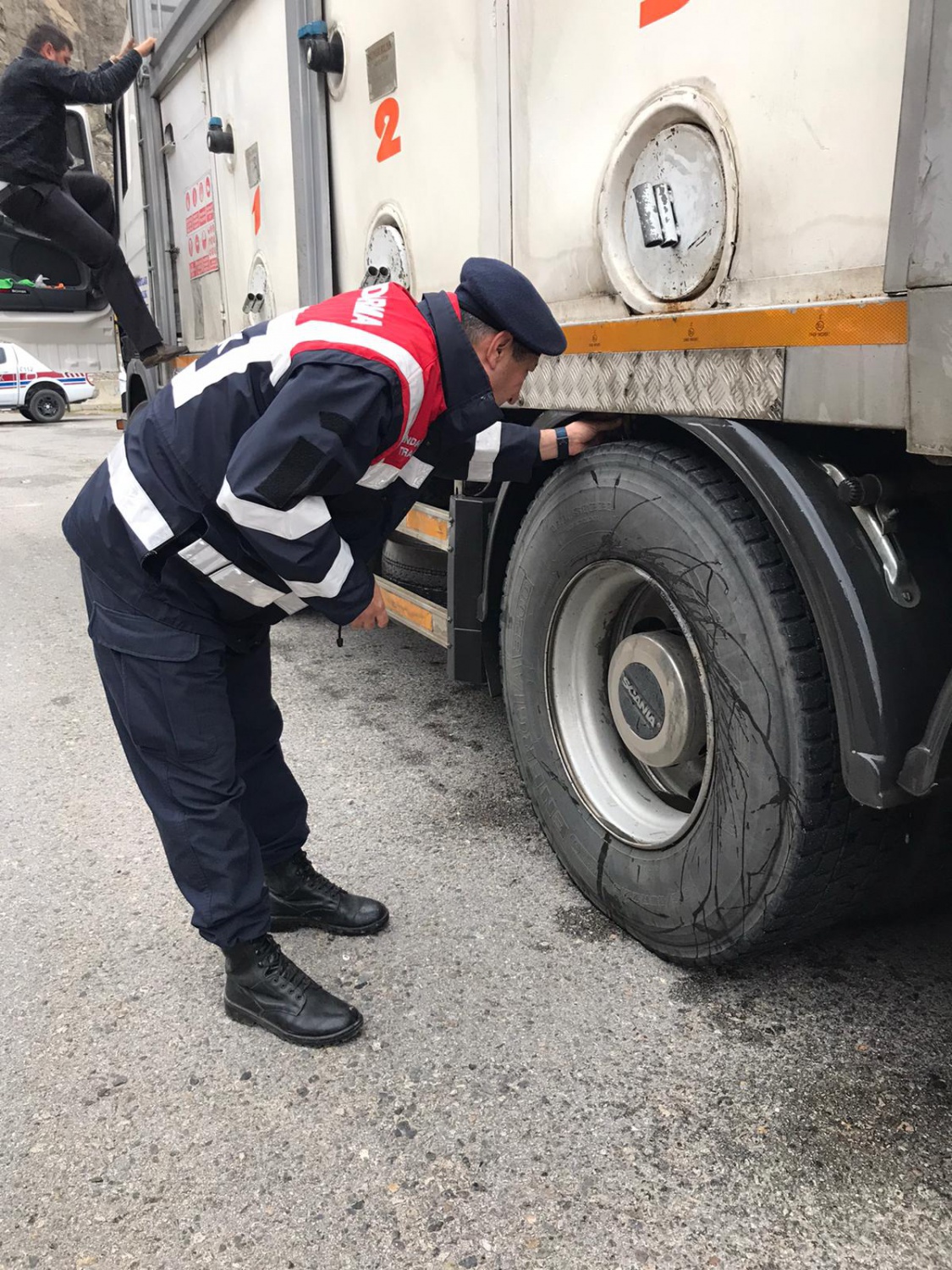 Jandarma’nın kış lastiği denetimi sürüyor 4