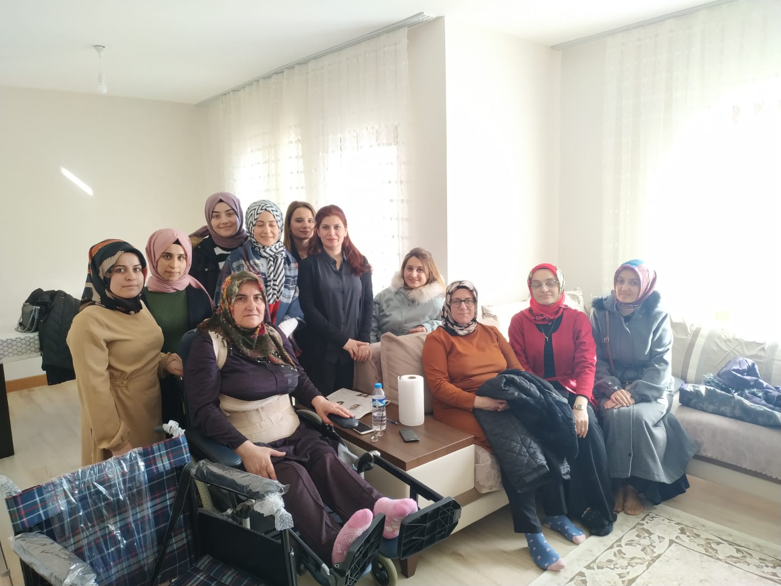 KYK’lı öğrenciler engelli vatandaşlar için el ele verdi 2