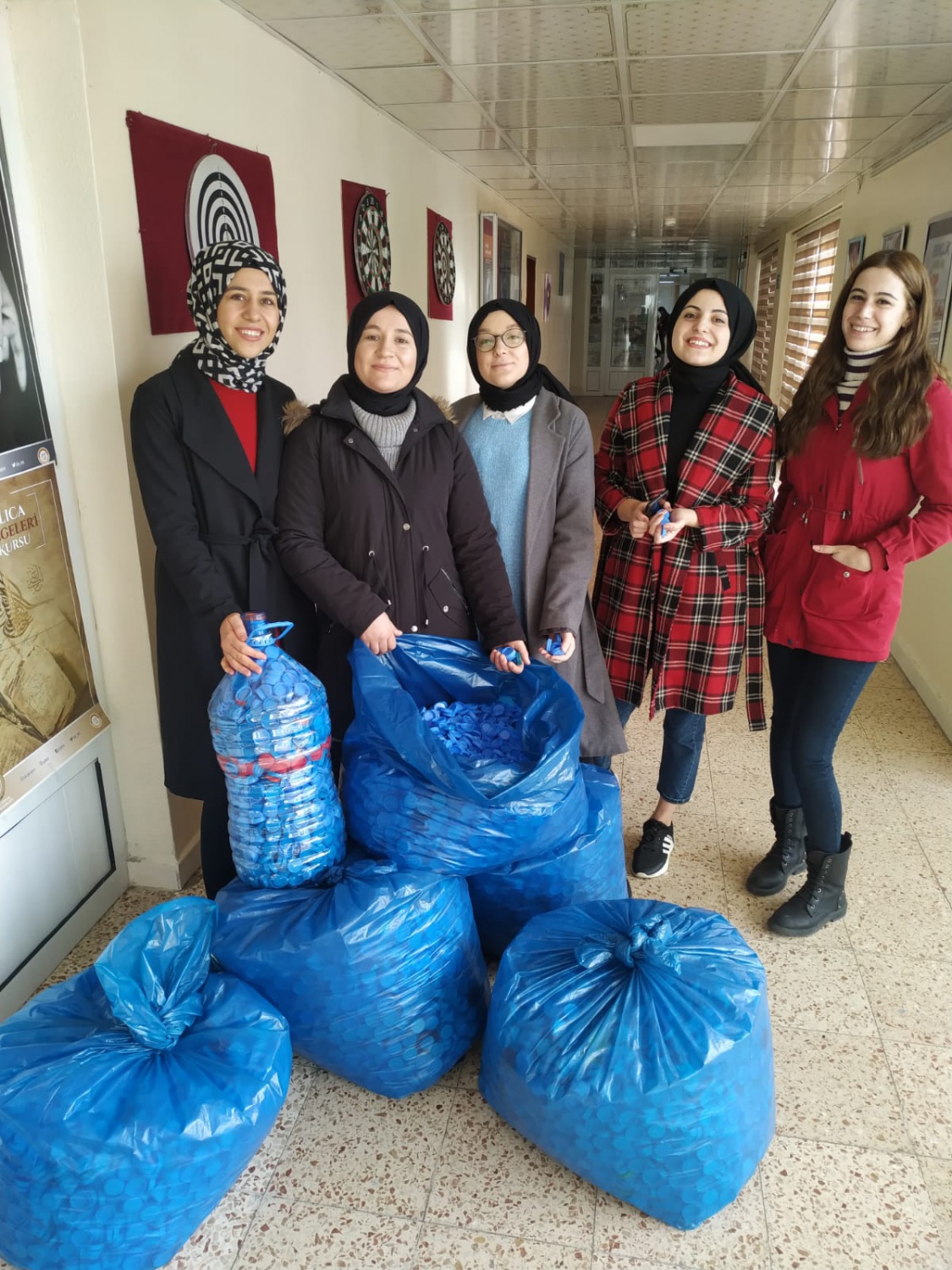 KYK’lı öğrenciler engelli vatandaşlar için el ele verdi 4