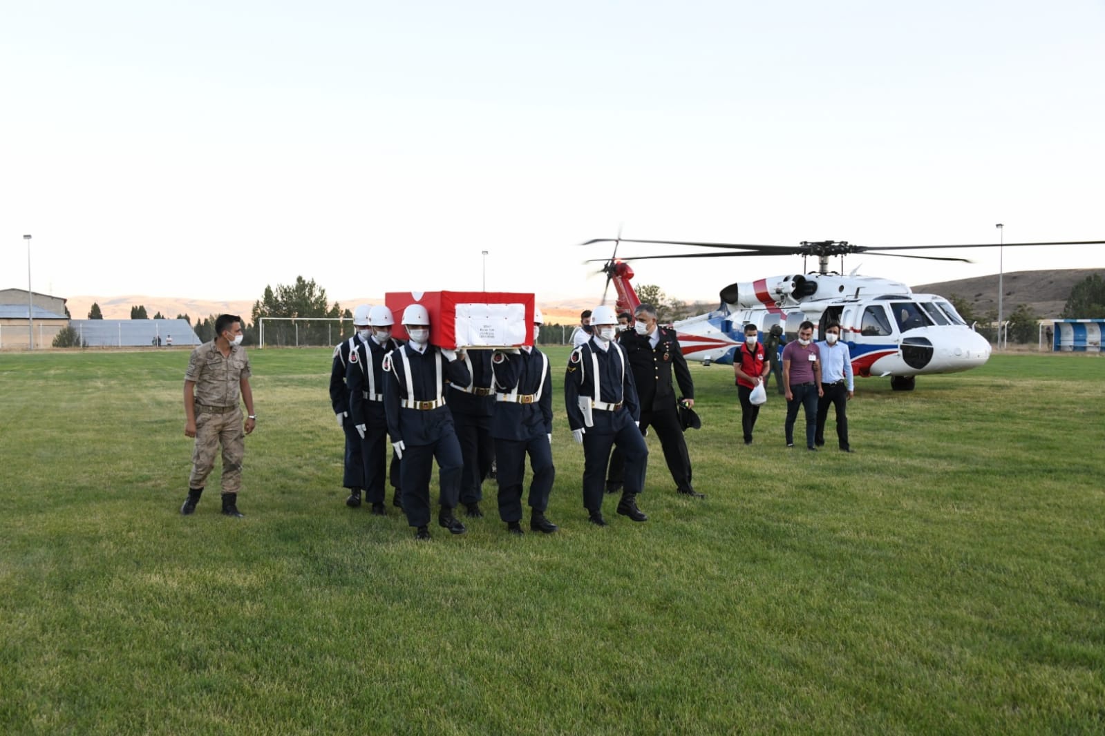 Şehidimiz baba ocağında 13