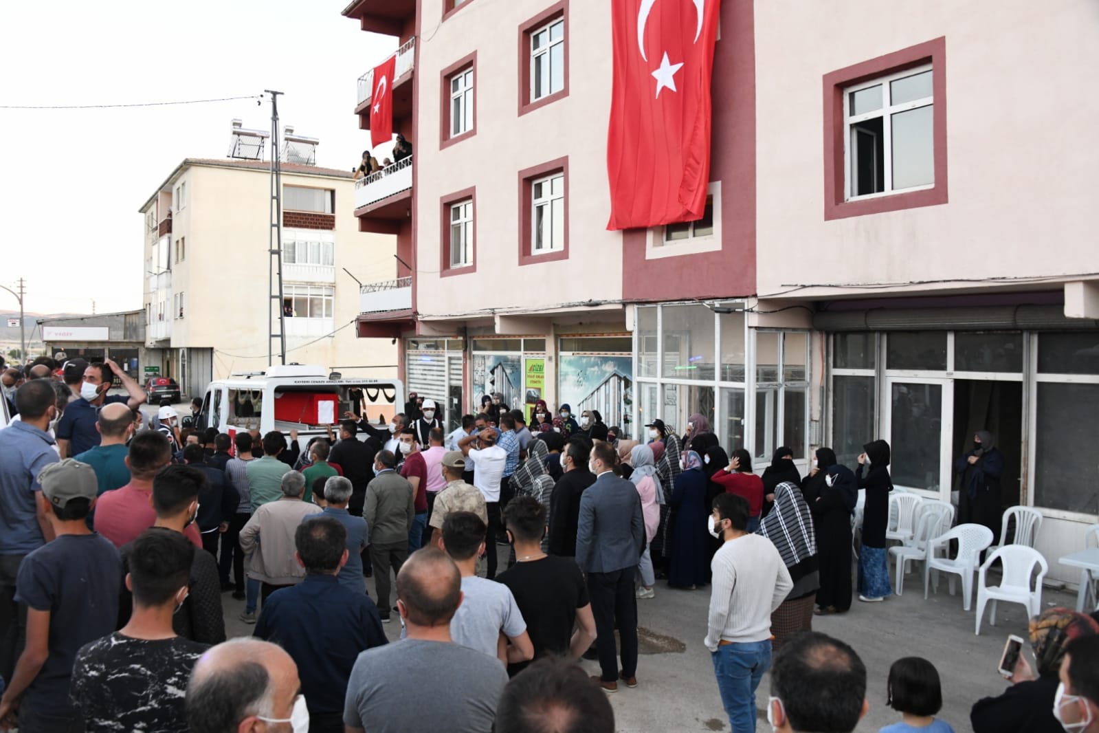 Şehidimiz baba ocağında 11