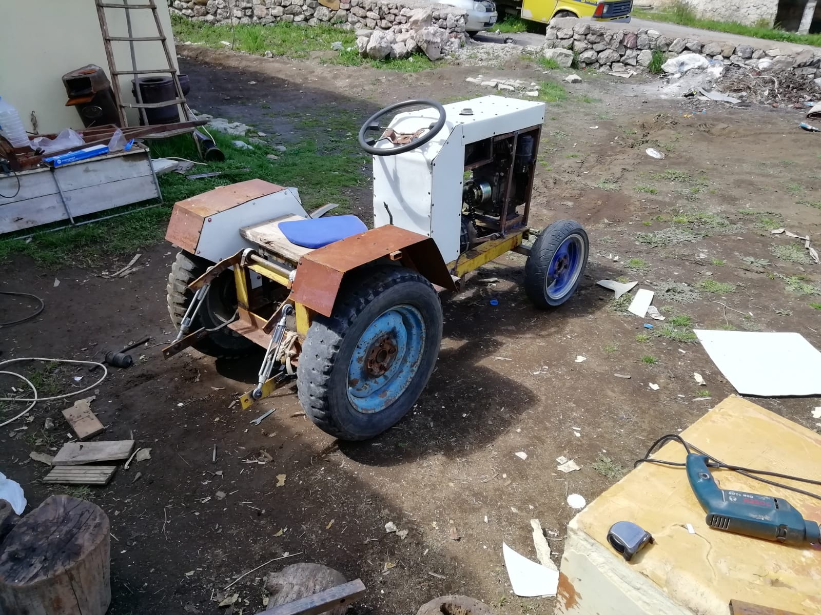 Babası yorulmasın diye traktör yaptı 19