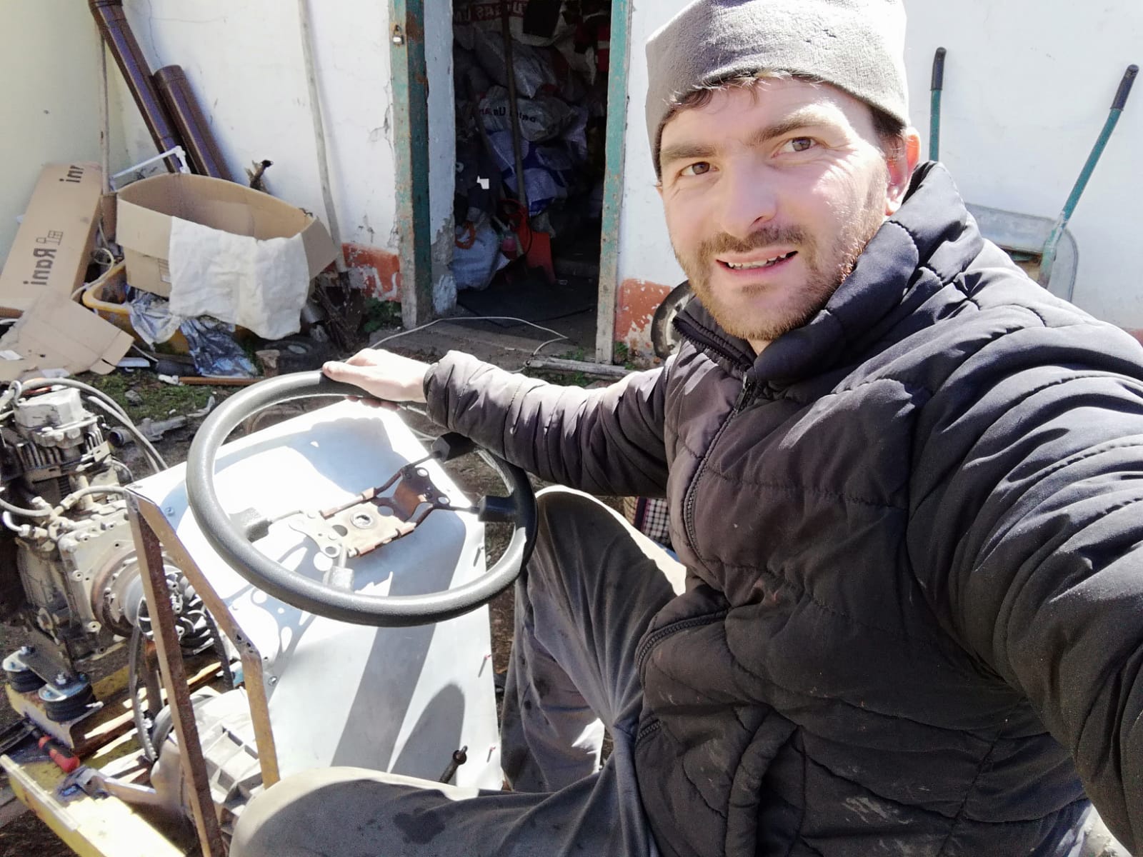 Babası yorulmasın diye traktör yaptı 16