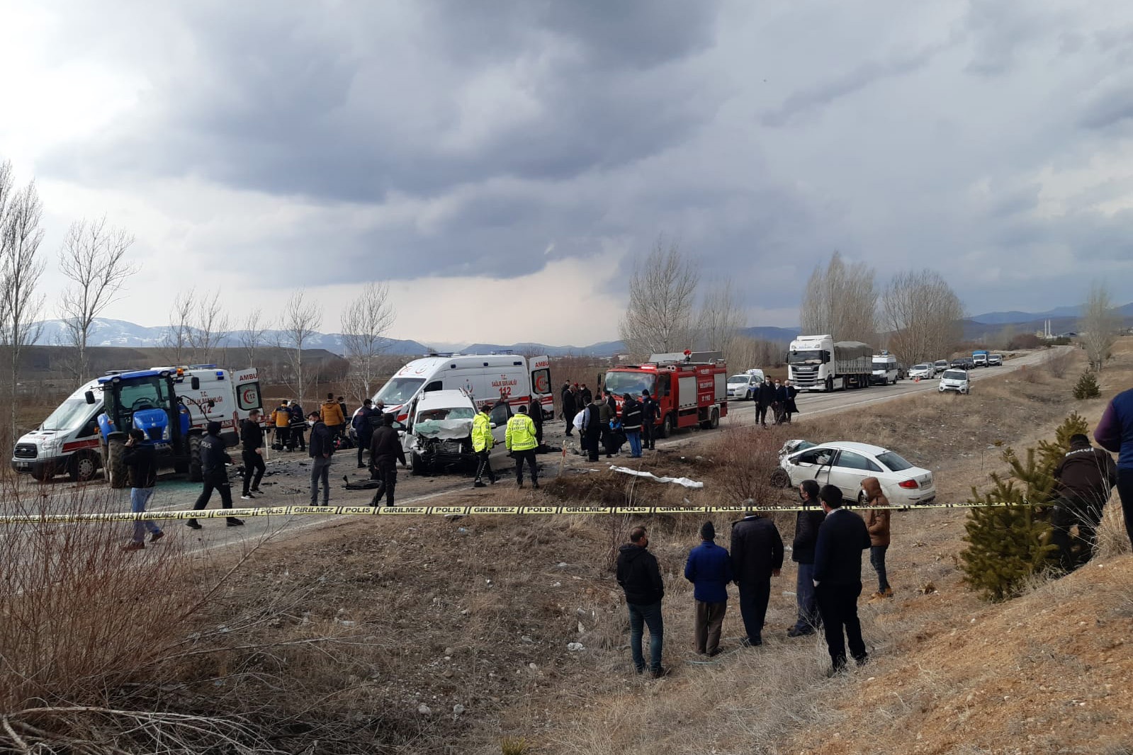 Kelkit'te zincirleme trafik kazası: 6 yaralı 10