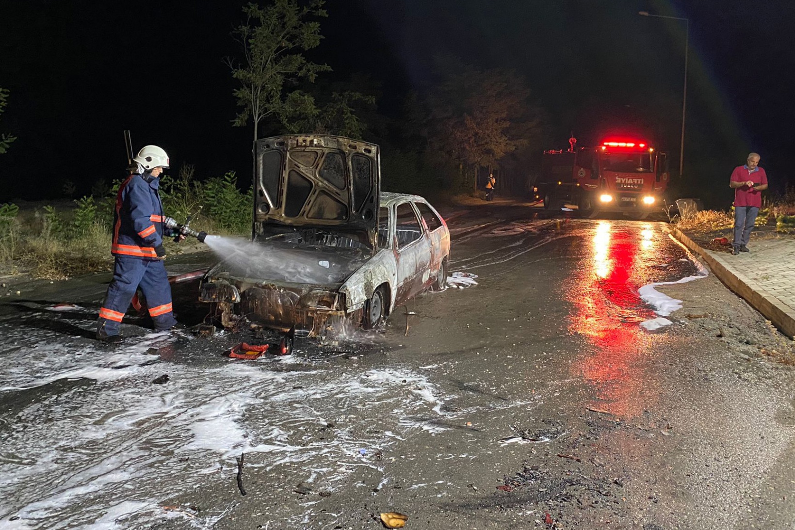 Gümüşhane’de otomobil cayır cayır yandı 5