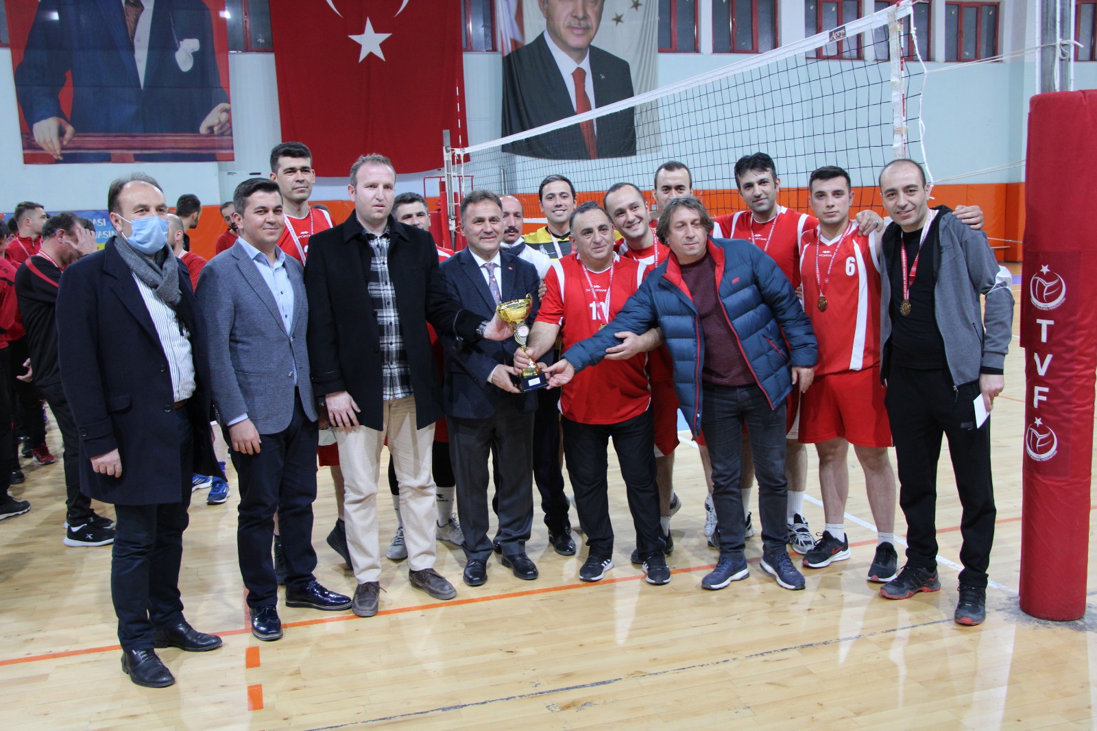 Voleybolda şampiyon Ceza İnfaz Kurumu oldu 21