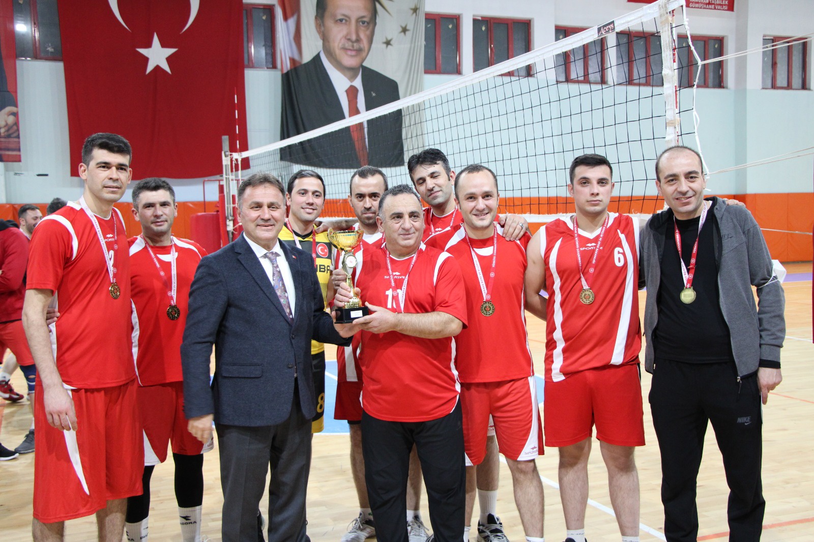 Voleybolda şampiyon Ceza İnfaz Kurumu oldu 19
