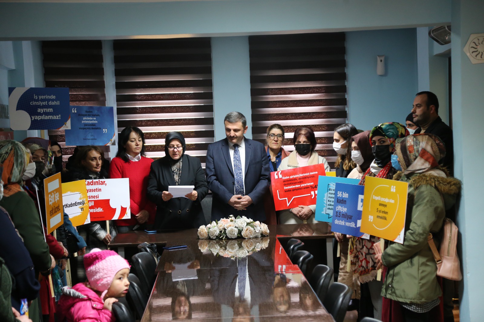 AK Parti’den 8 Mart açıklaması 13